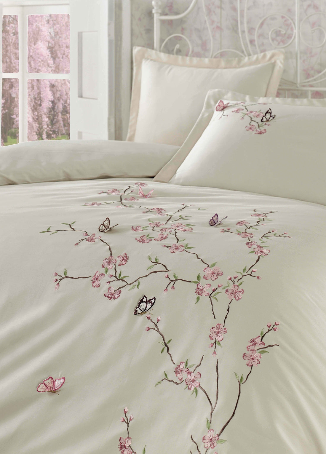 Butterfly 3D Nakışlı Pamuk Saten Nevresim Takımı - Bej