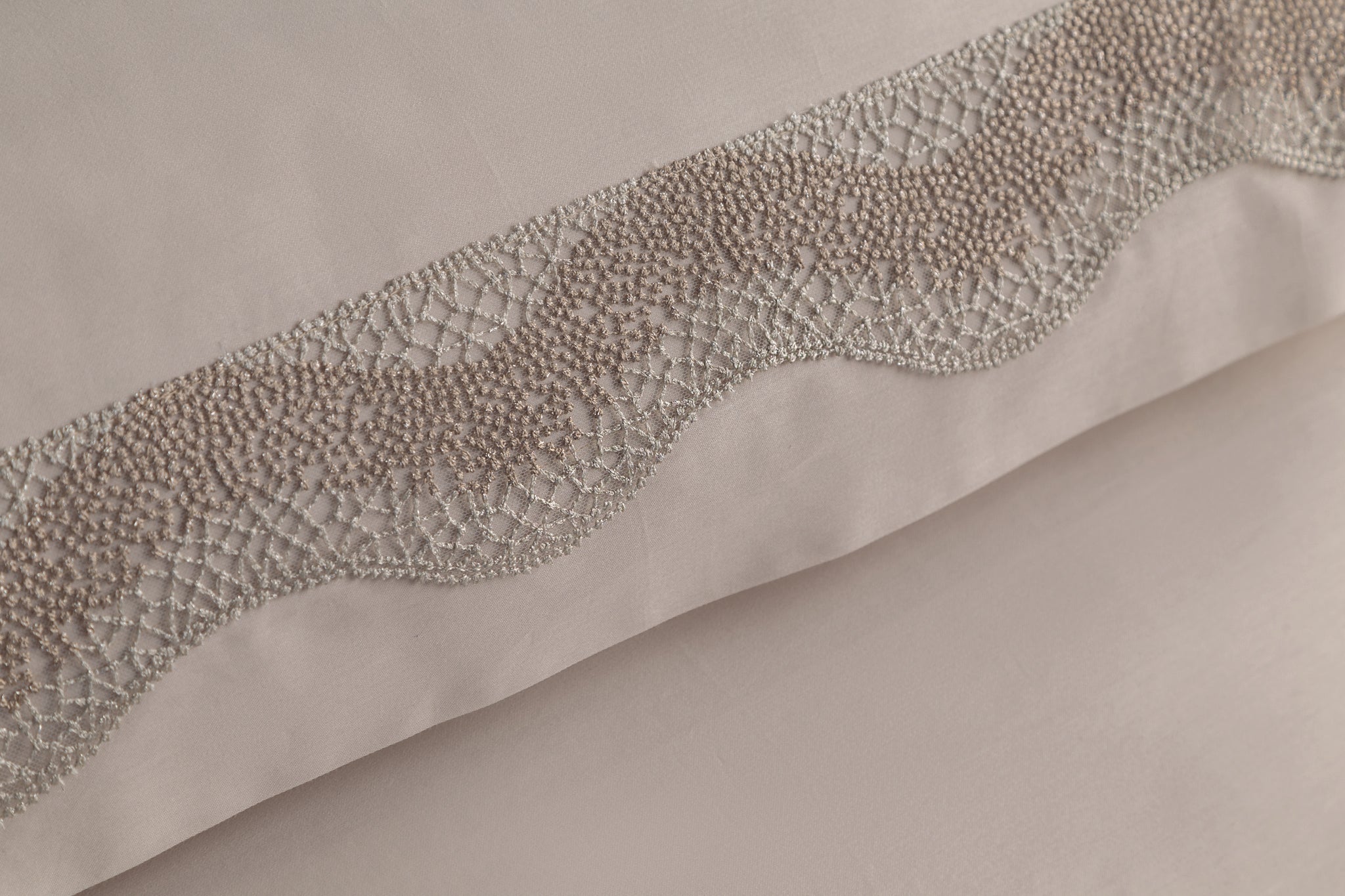 Alezya Pamuk Saten Çift Kişilik Güpürlü Nevresim Takımı - Bej