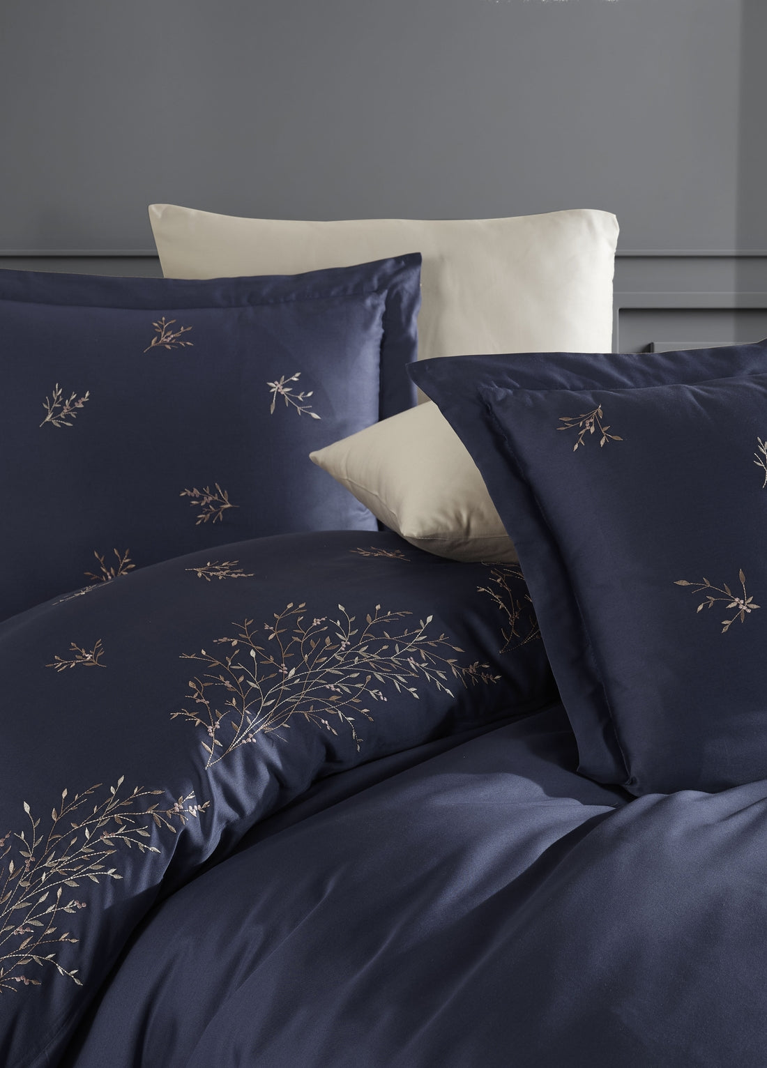Комплект пододеяльников с вышивкой Asrın - темно-синий