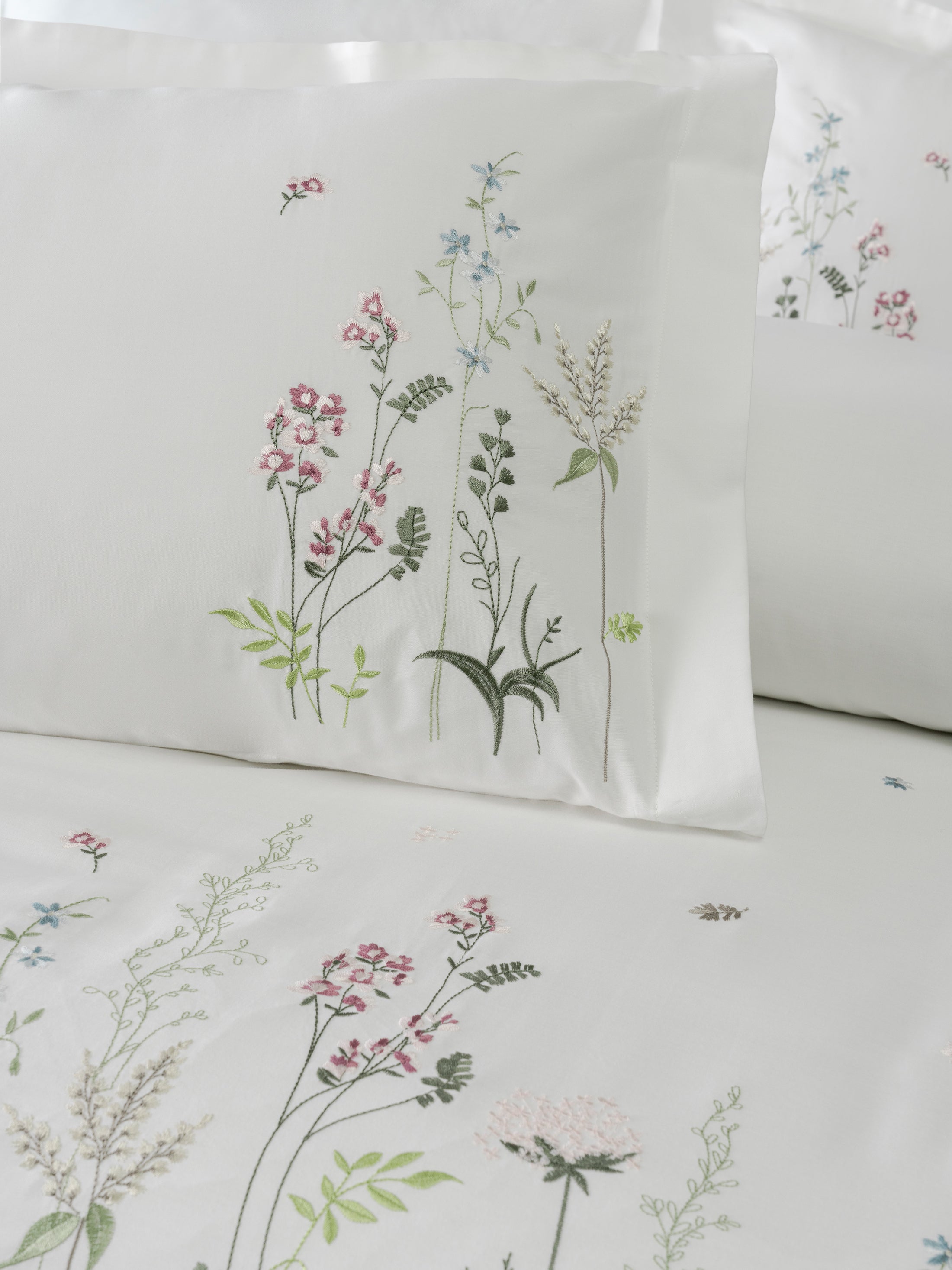 Botanic Nakışlı Pamuk Saten Çift Kişilik Nevresim Takımı