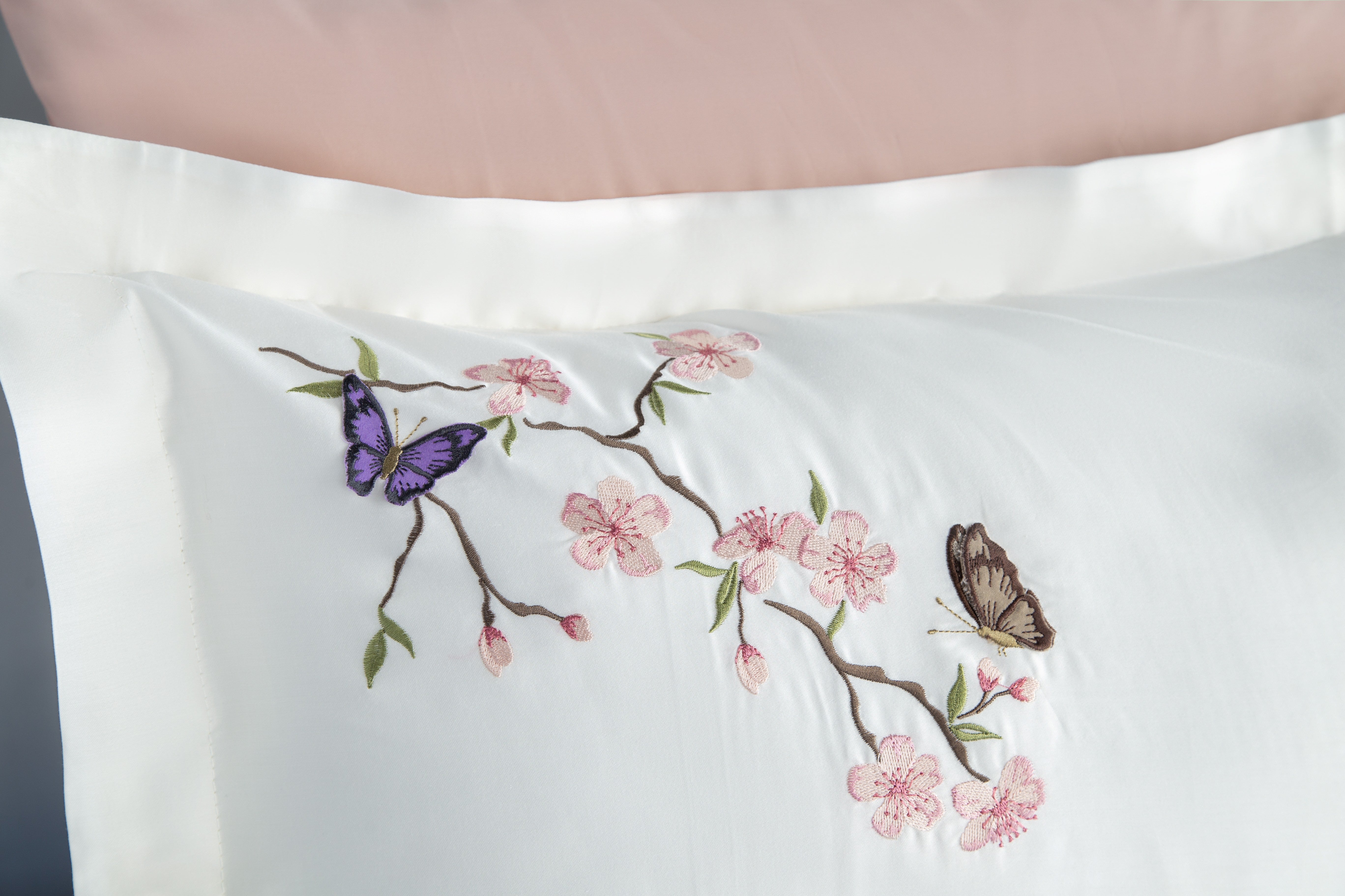 Butterfly 3D Nakışlı Pamuk Saten Nevresim Takımı-Krem Kıng Sıze
