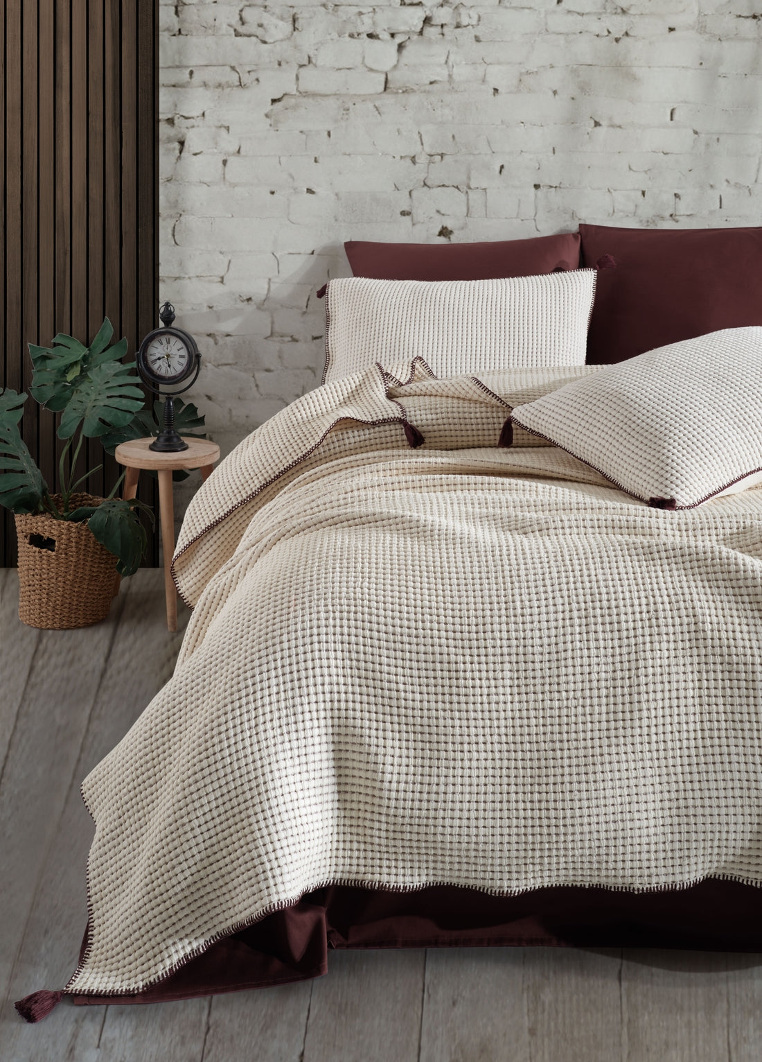 Drina Çift Kişilik Püsküllü Yatak Örtüsü Seti - Bordo