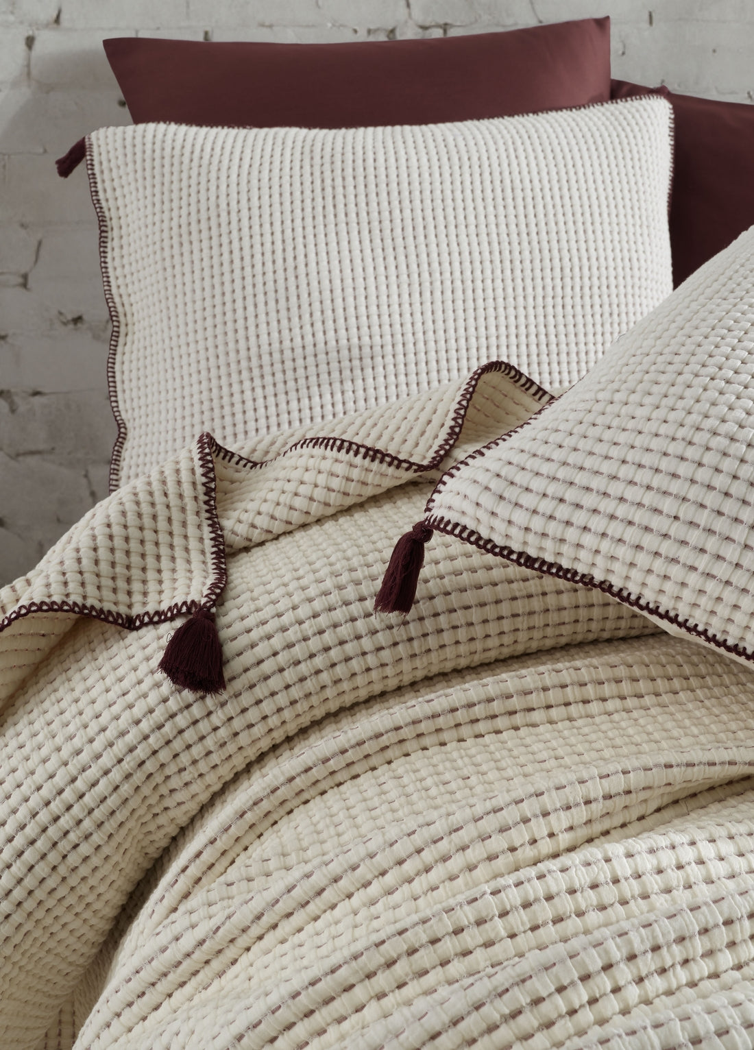 Drina Çift Kişilik Püsküllü Yatak Örtüsü Seti - Bordo