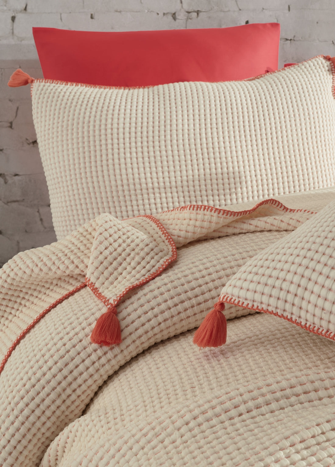 Drina Çift Kişilik Püsküllü Yatak Örtüsü Seti - Mercan