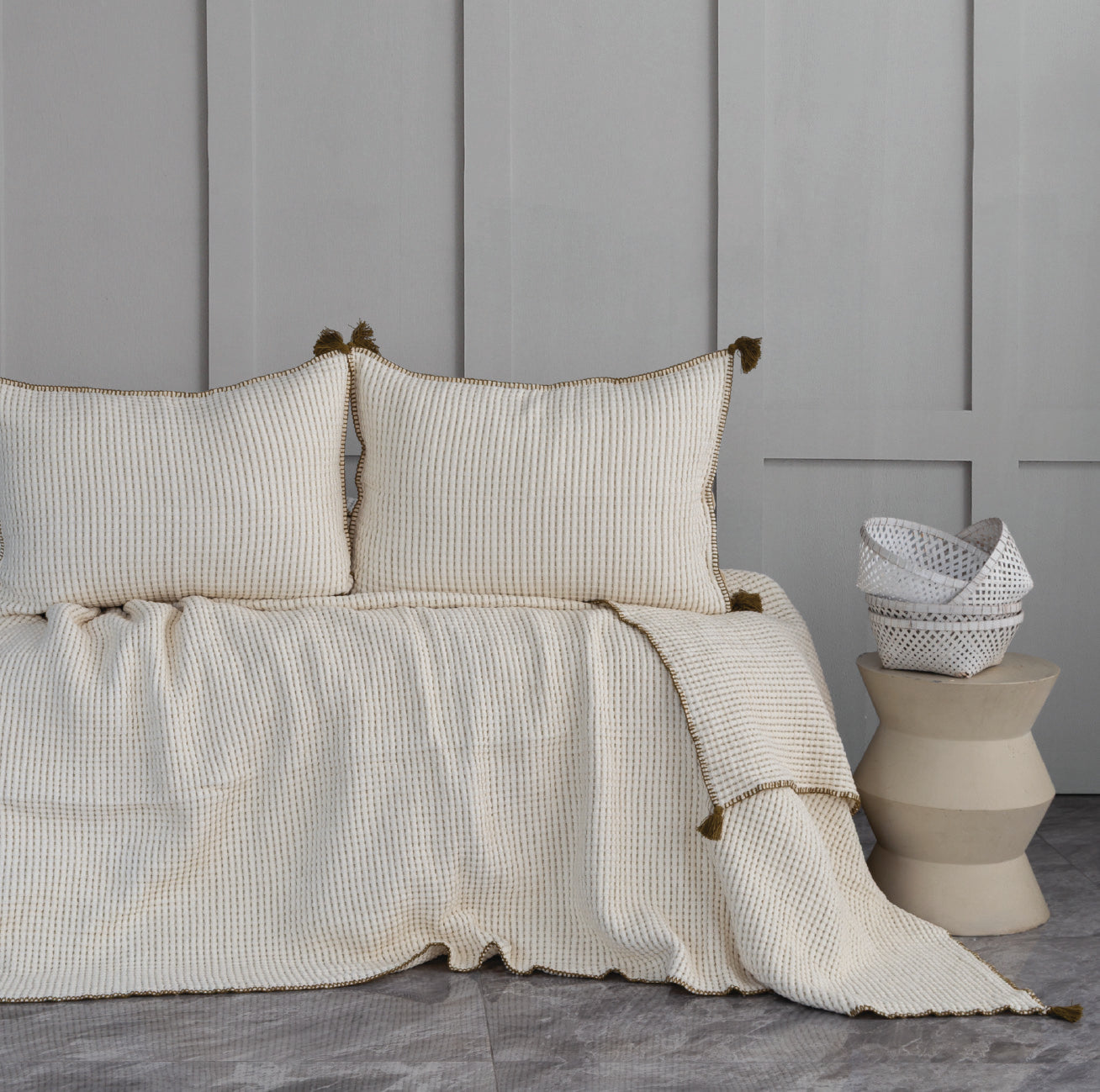 Drina Çift Kişilik Püsküllü Yatak Örtüsü & Pike Takımı - Haki