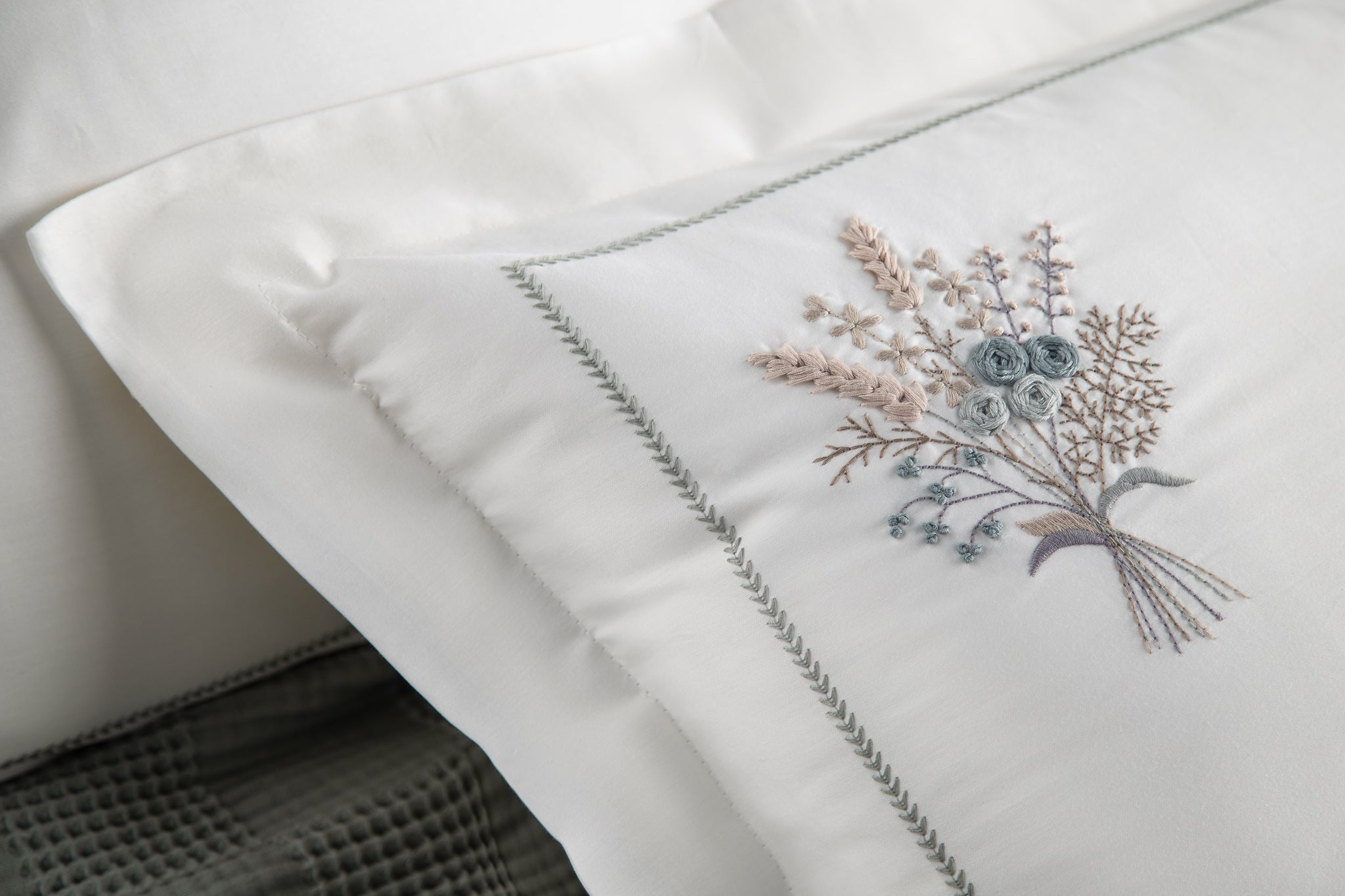 Garden Nakışlı EL-İŞİ Kırlent & Örtü Takımı - Mint