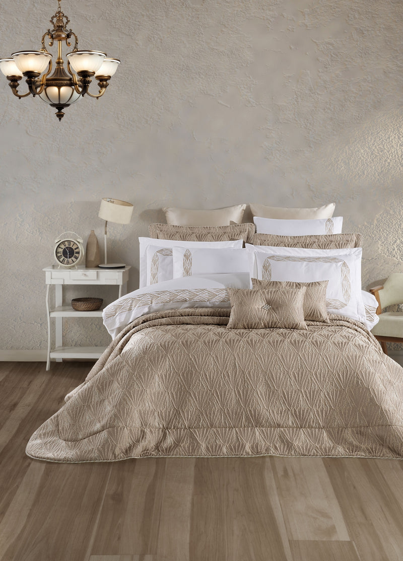 Комплект покрывала Alina из жаккардового волокна - бежевый