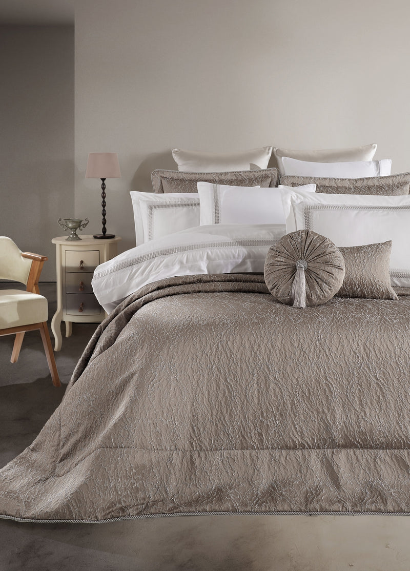 Комплект покрывала из жаккардового волокна Katrina - серый