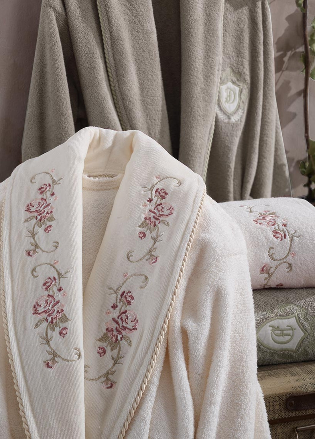 Gardenya Комплект из 6 бархатных хлопковых халатов - кремовый/бежевый