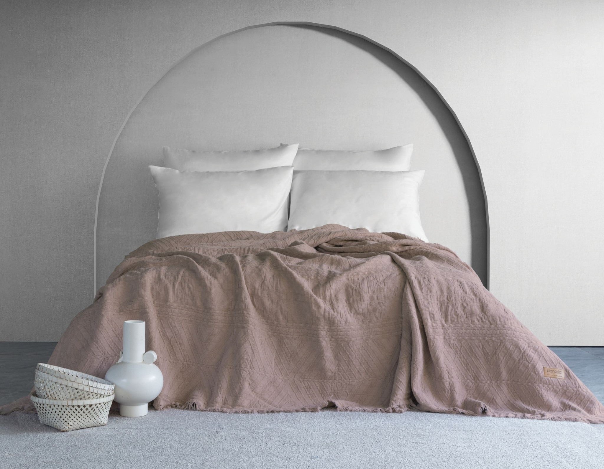 Lumia Etnik Desen Yatak Örtüsü - Pudra