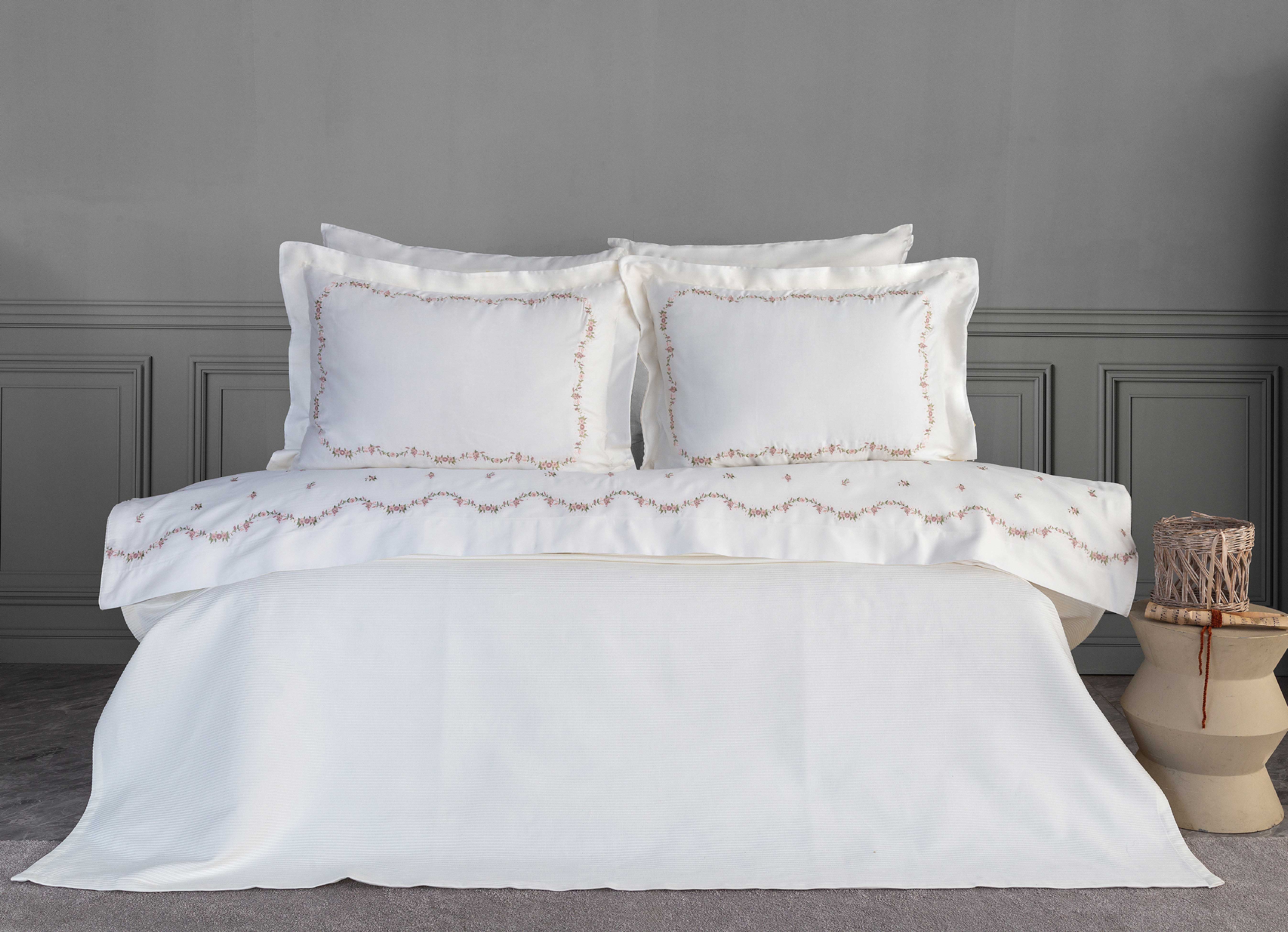 Minoa Nakışlı Pamuk Saten Pike Takımı - Krem