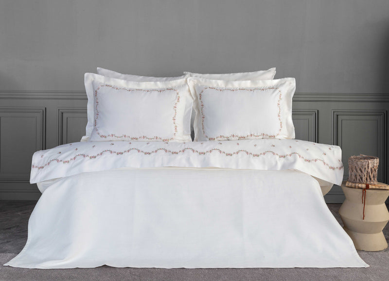 Minoa Nakışlı Pamuk Saten Pike Takımı - Krem