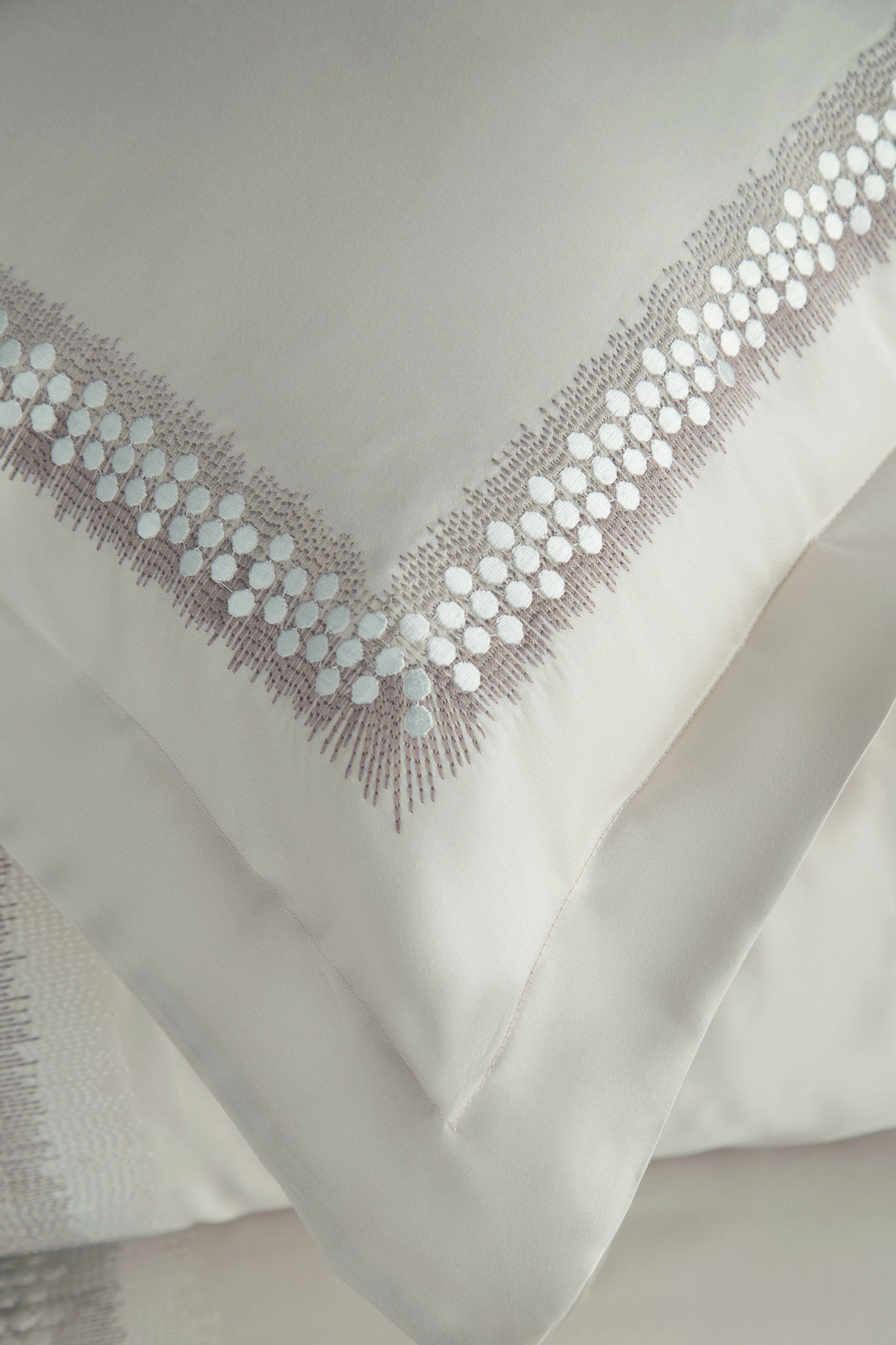 Montana Nakışlı Pamuk Saten Nevresim Takımı - Bej