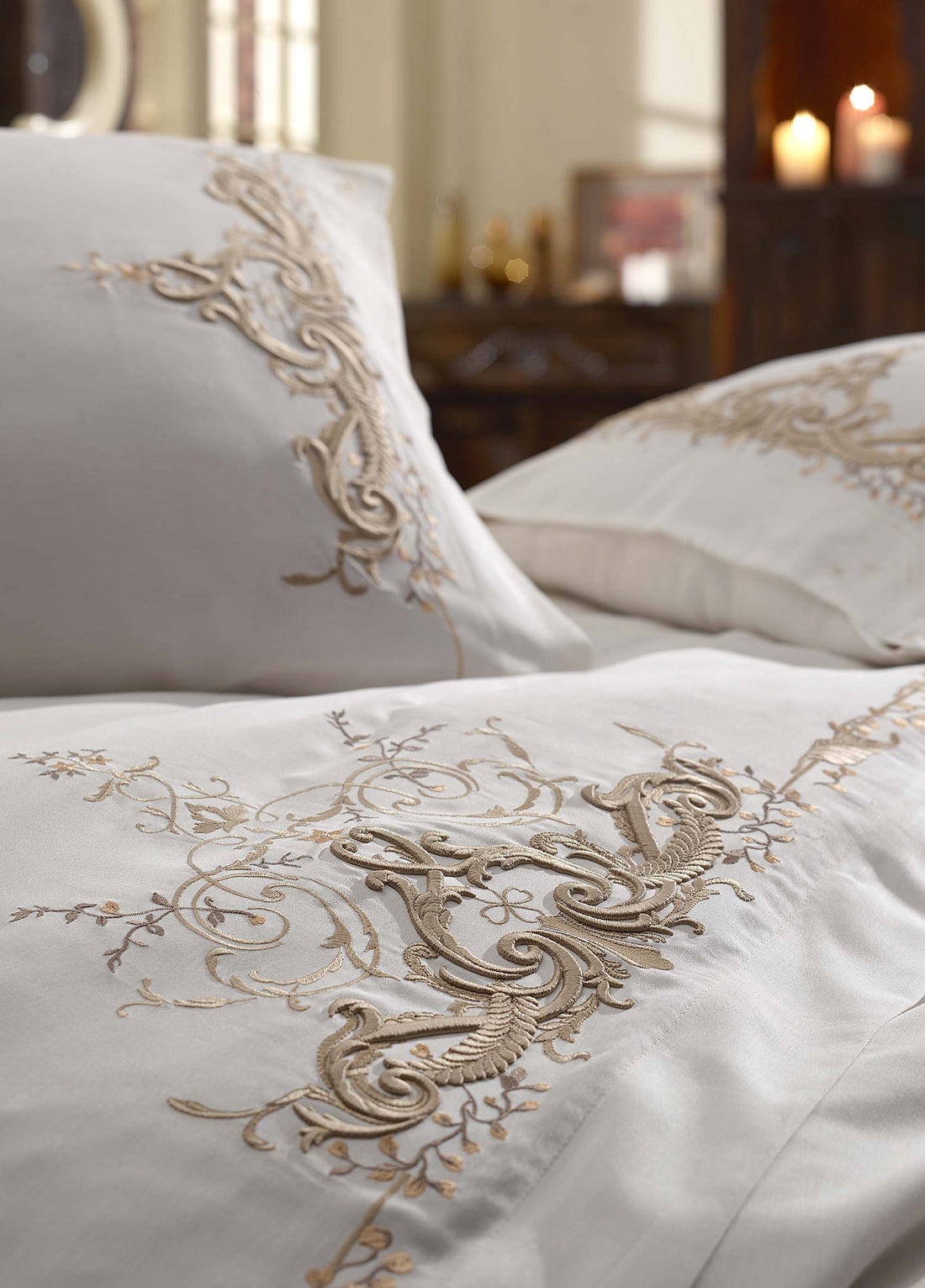 Olivia Nakışlı Çift Kişilik Nevresim Takımı - Bej