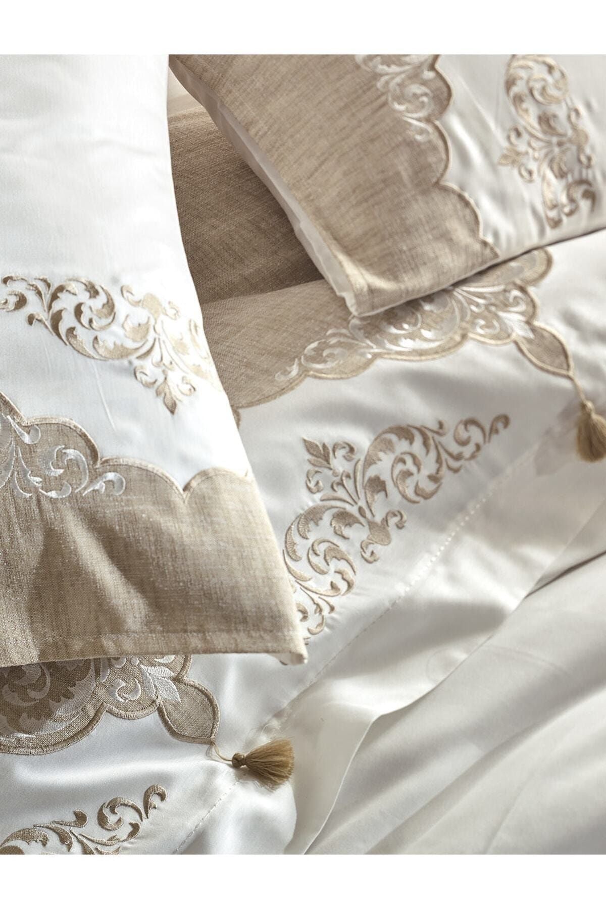 Ceren Nakışlı Gipürlü Nevresim Takımı - Krem/Bej