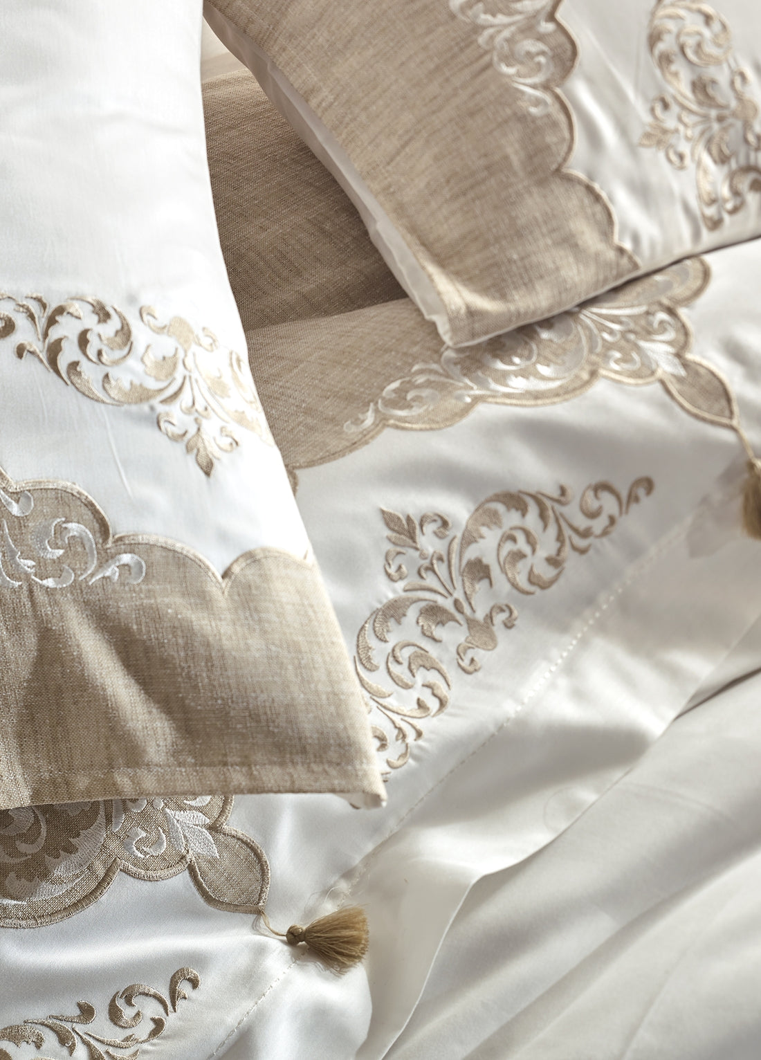 Ceren Nakışlı Gipürlü Nevresim Takımı - Krem/Bej