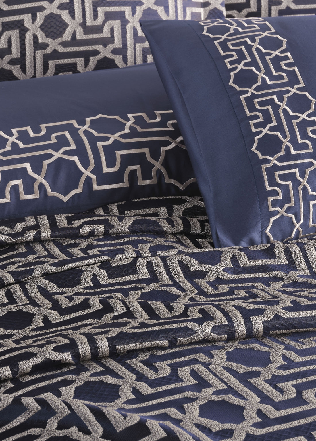 Dantela Luna Nakışlı Nevresim&Jakarlı Bej Yatak Örtüsü Seti -Bej