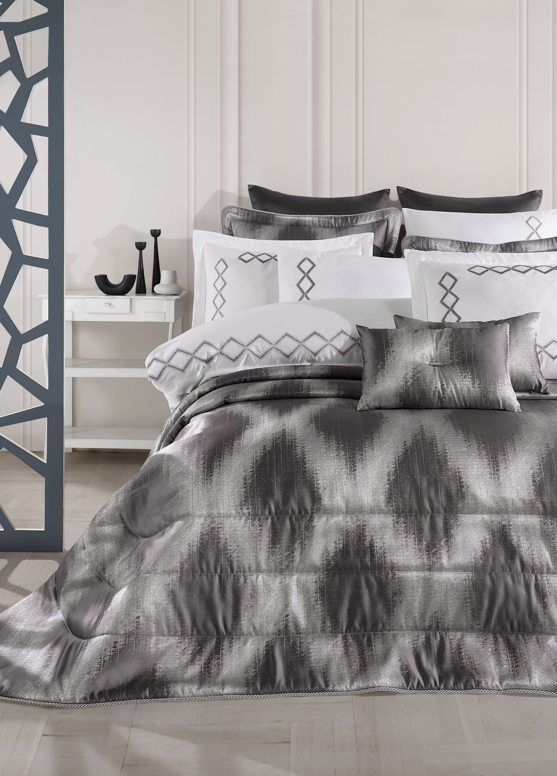 Rimma Nakışlı Nevresim & Jakarlı Elyaflı Yatak Örtüsü Seti