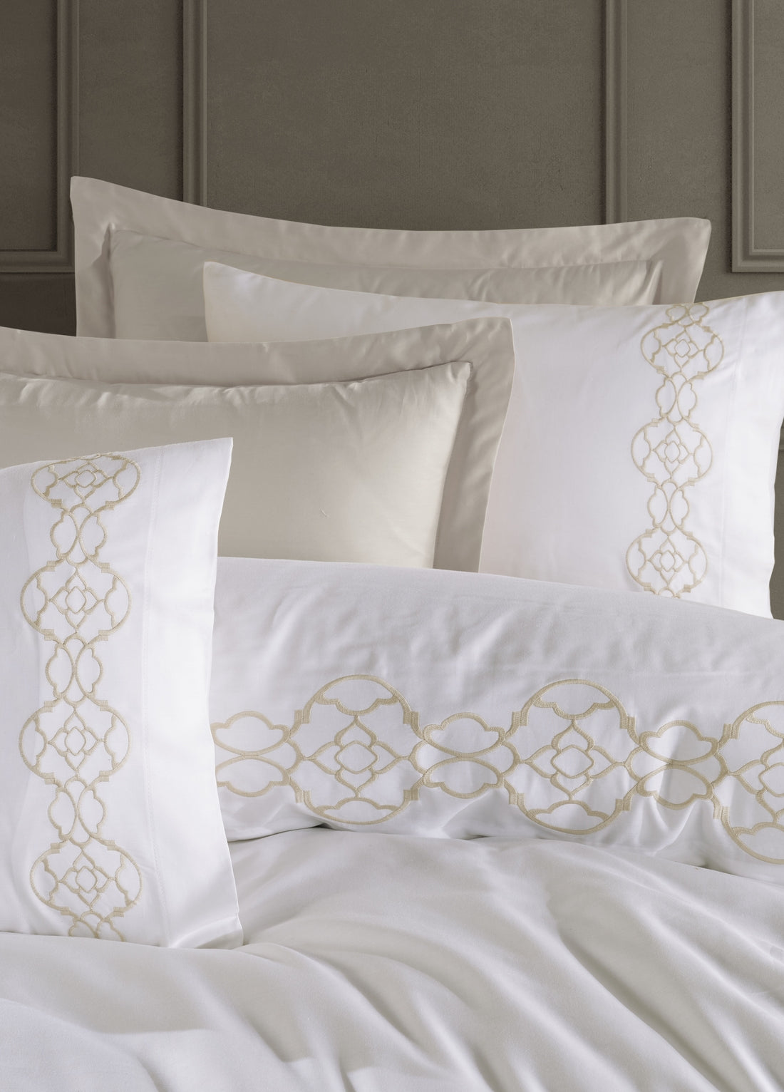 Victoria Nakışlı Pamuk Saten Nevresim Takımı - Bej