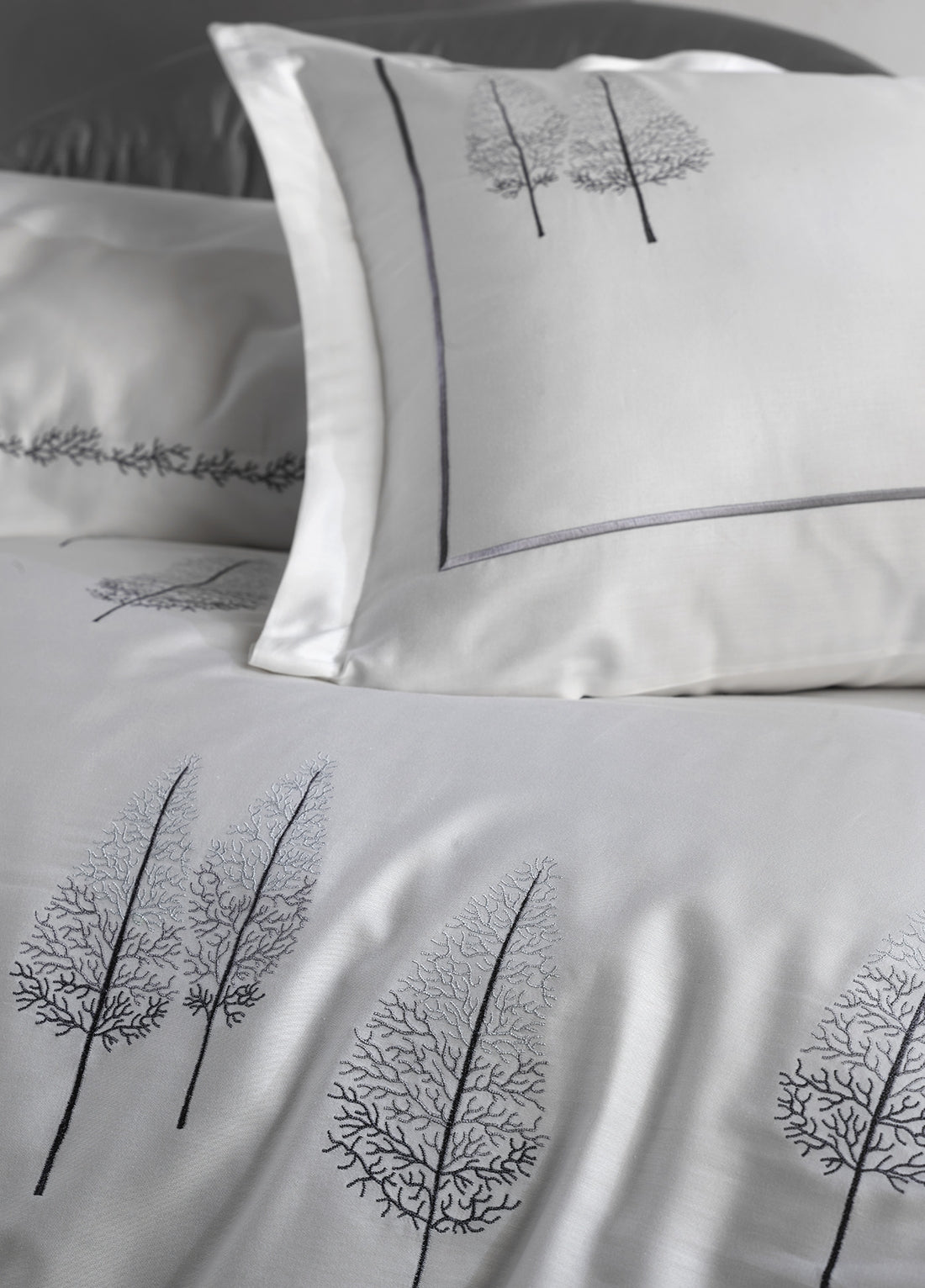 Pamira Nakışlı Pamuk Saten Nevresim Takımı - Beyaz-Antrasit