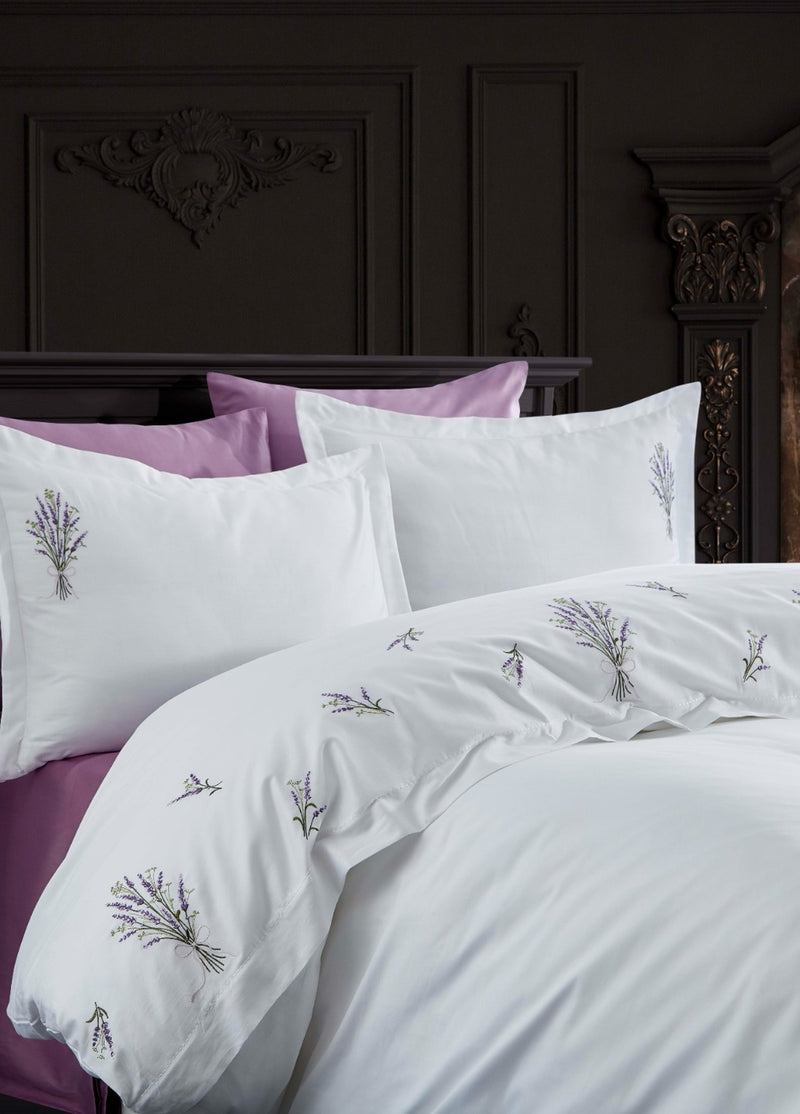 Lavender Nakışlı Pamuk Saten Nevresim Takımı - Beyaz