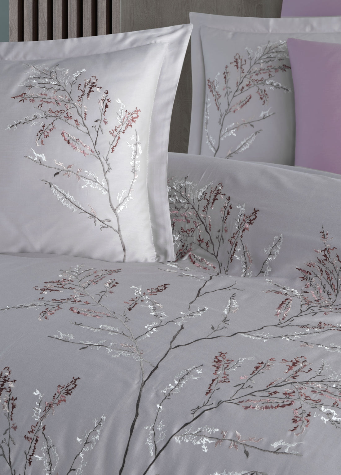 Комплект пододеяльников из хлопкового атласа с вышивкой Blesk - серый