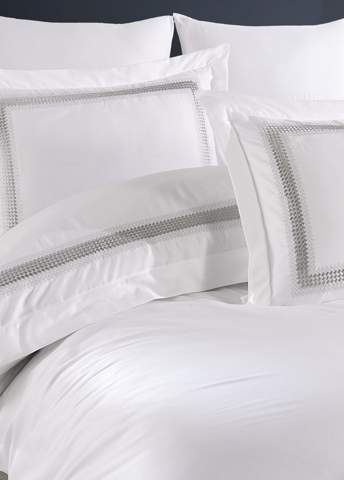 Katrina Nakışlı Pamuk Saten Nevresim Takımı -Gri