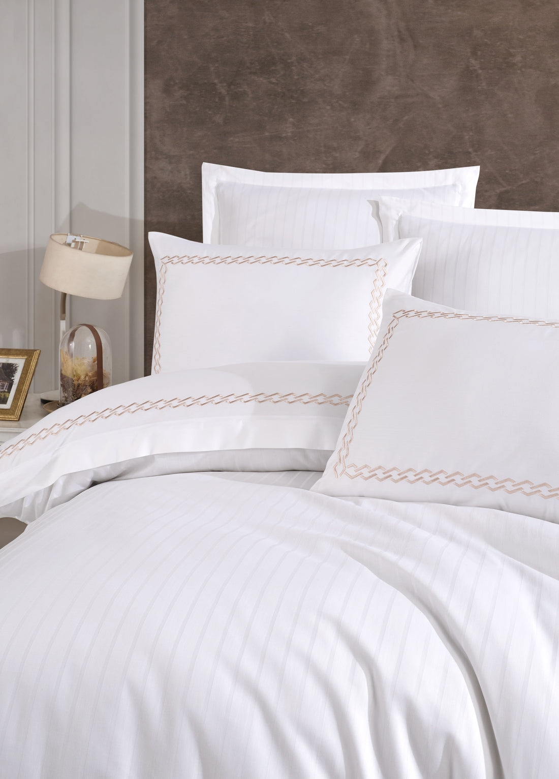 Nüans Nakışlı Pamuk Saten Yollu Nevresim Takımı - Beyaz