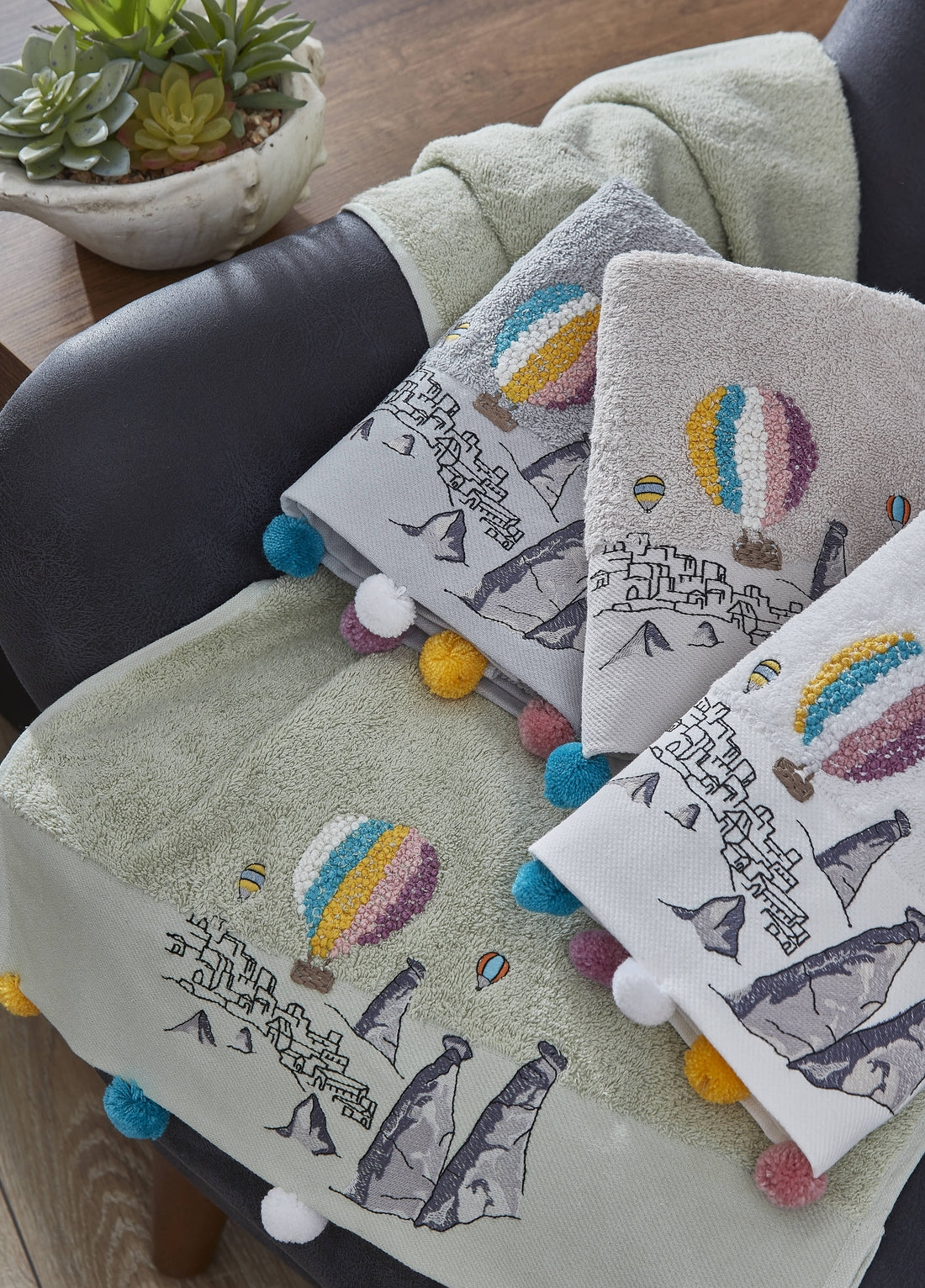 KOD-8020 PAMUK NAKIŞLI VE PÜSKÜLLÜ EL HAVLU SETİ (4'LÜ) - KARIŞIK