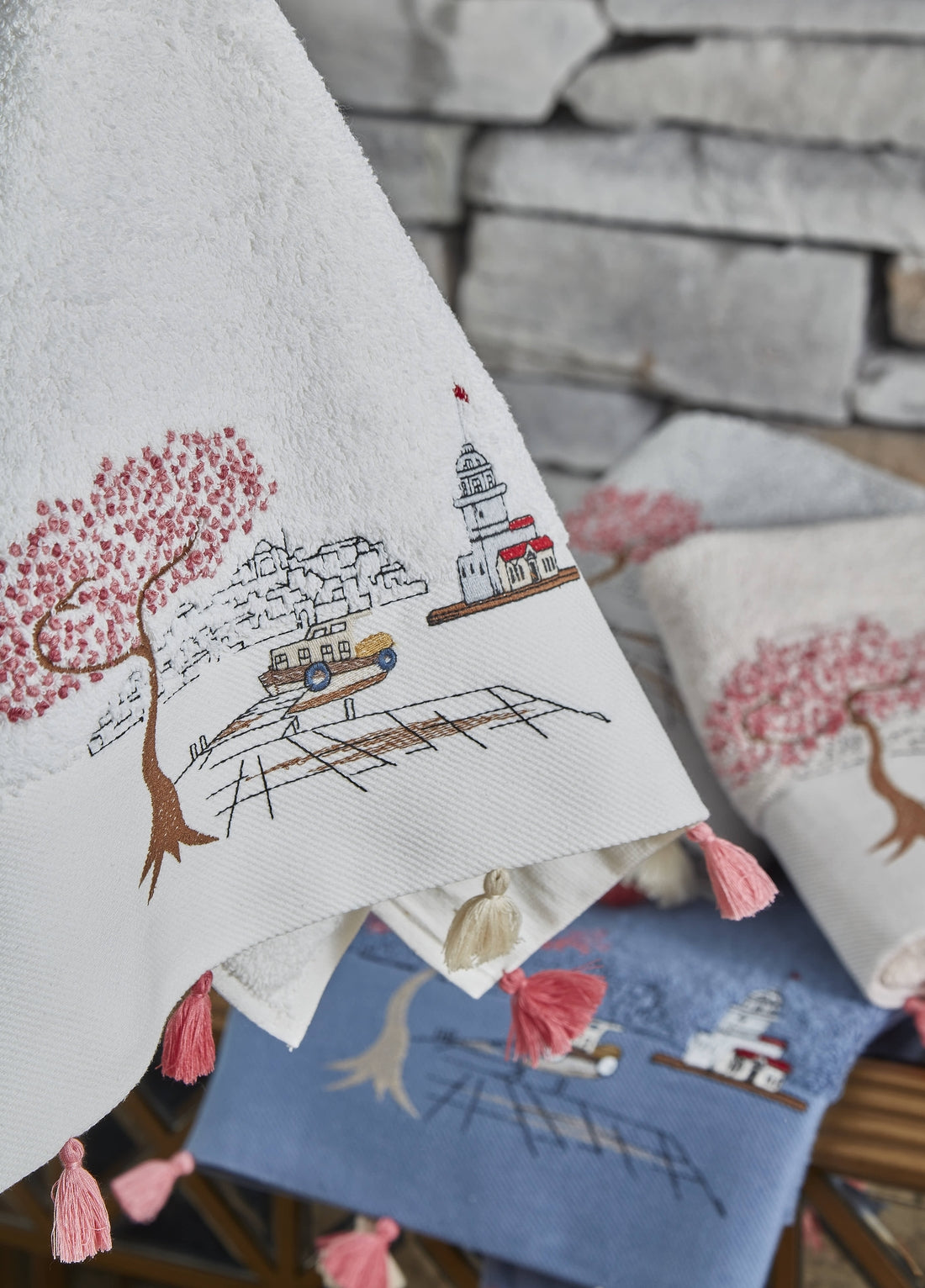 КОД-8040 НАБОР ПОЛОТЕНЦЕВ ДЛЯ РУК 50X90 С ВЫШИВКОЙ И КИСТКАМИ (4 шт.) – СМЕШАННЫЙ