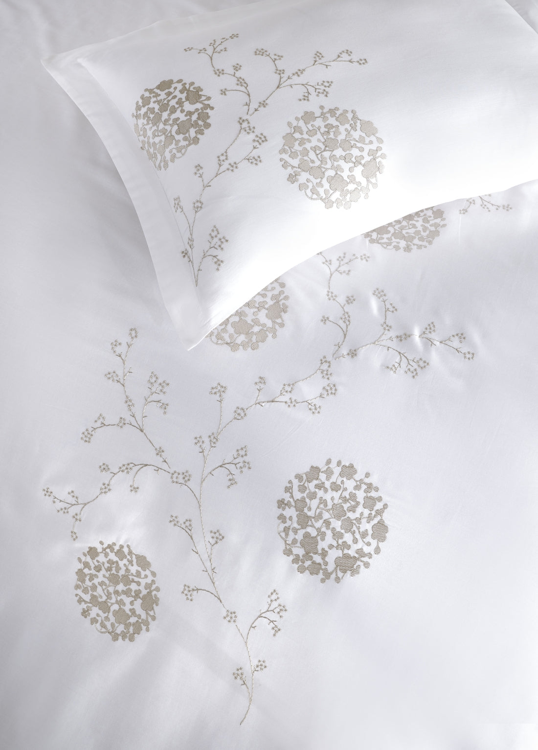 Sofia Pamuk Saten Jakarlı Çift Kişilik Nevresim Takımı - Beyaz