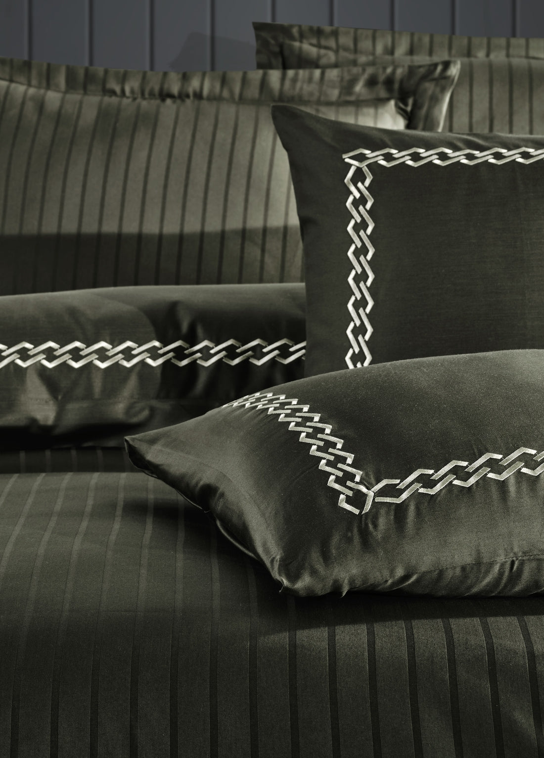 Двойной пододеяльник Nuans из хлопкового атласа с вышивкой - хаки