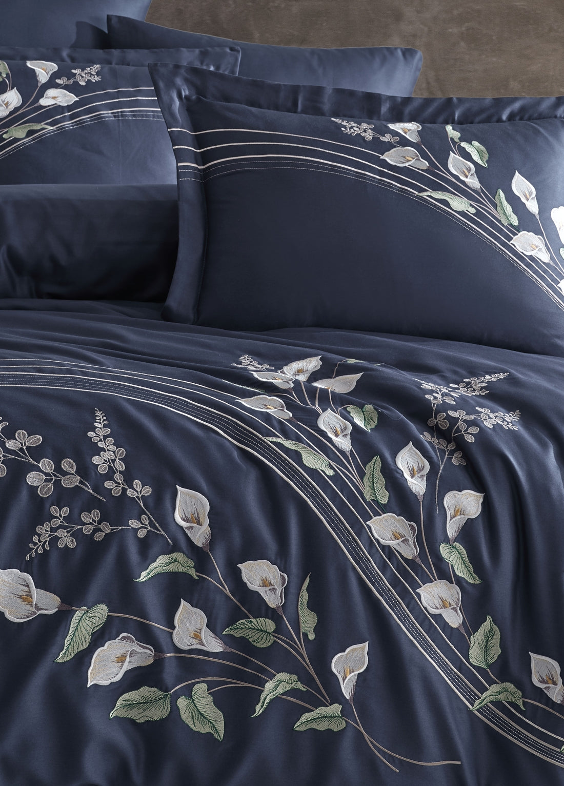 Cala Pamuk Saten Nakışlı Çift Kişilik Nevresim Takımı - Lacivert