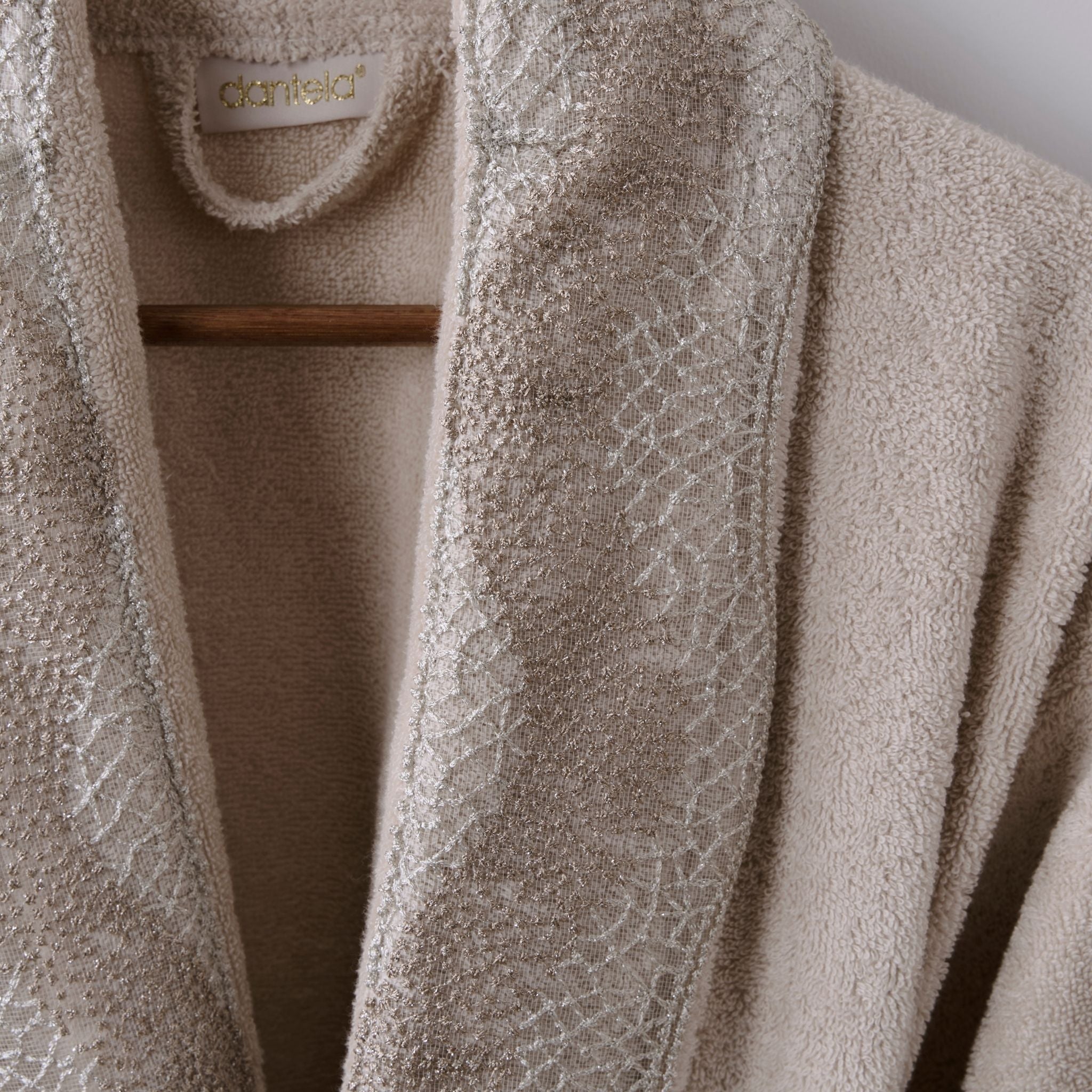 Pare Tek Kadın Pamuk Güpürlü Bornoz - Bej