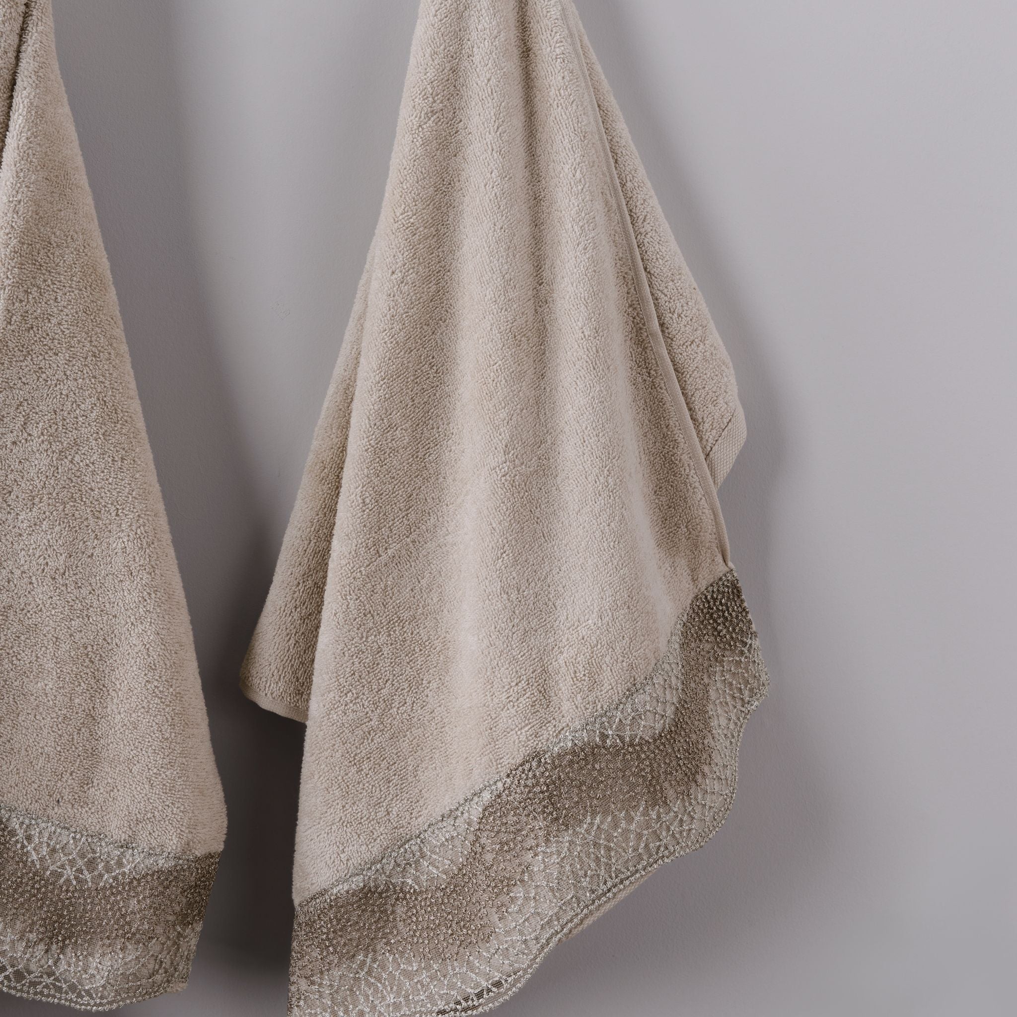 Pare Tek Kadın Pamuk Güpürlü Bornoz - Bej