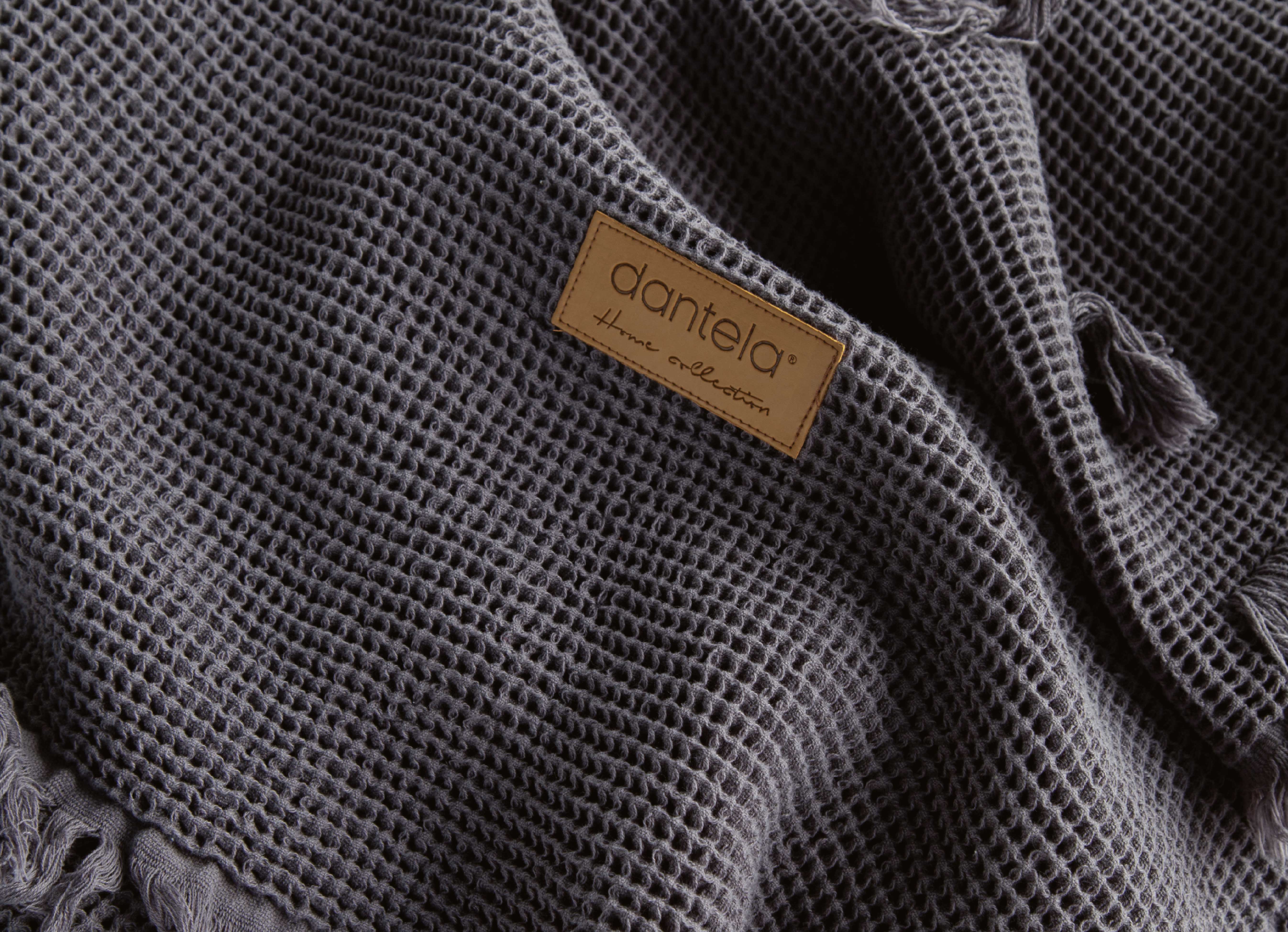 Plume Ponponlu Yatak Örtüsü - Antrasit