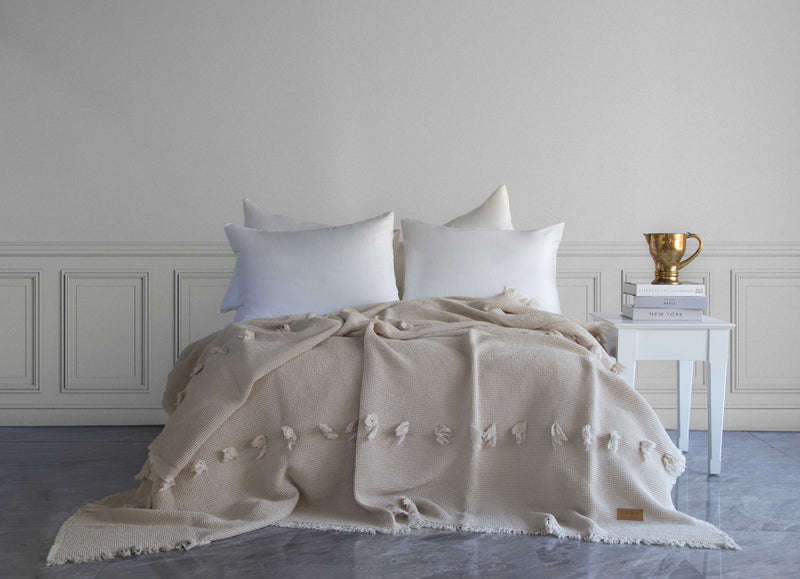 Plume Ponponlu Yatak Örtüsü- Taş