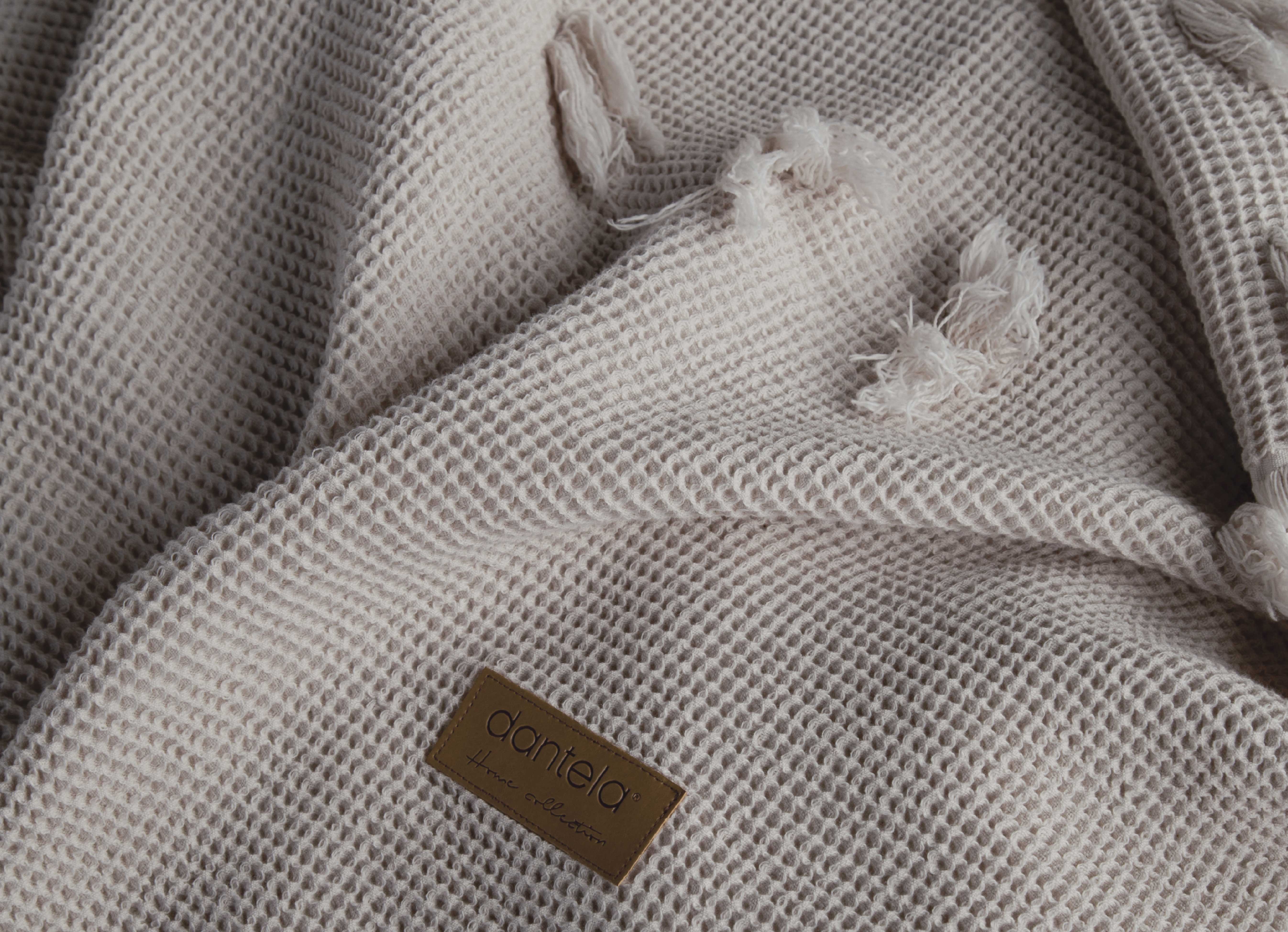 Plume Ponponlu Yatak Örtüsü- Taş