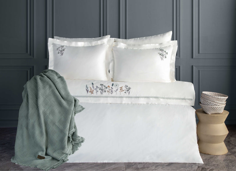 Veria Nakışlı El-İşi Nevresim Takımı&Pike Seti - Mint