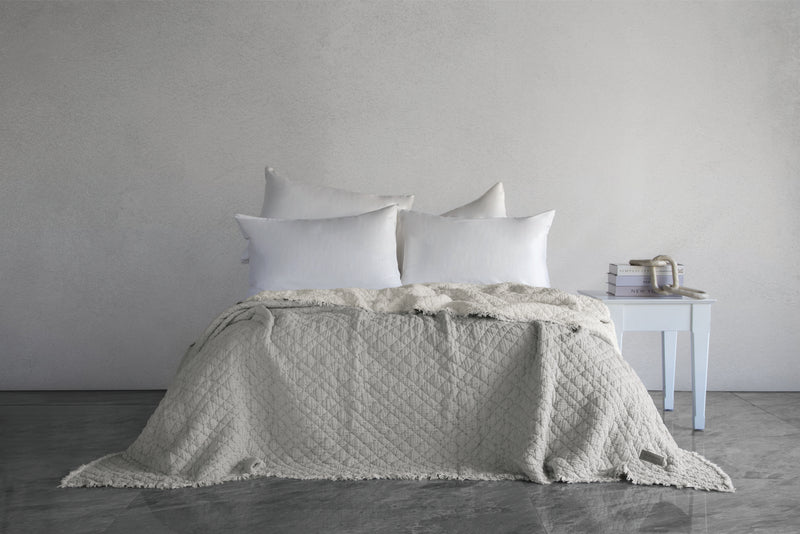 Cedric Polyester Dolgulu Yıkamalı Yatak Örtüsü - Açık Gri