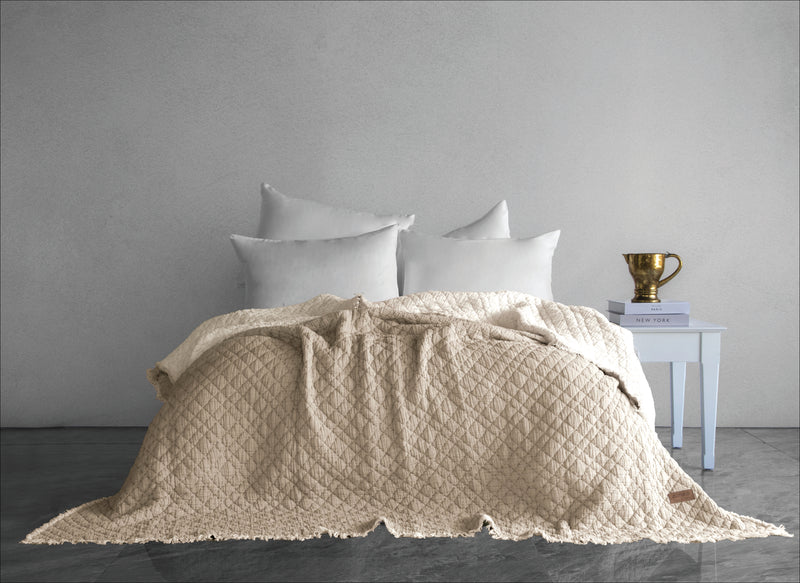 Cedric Polyester Dolgulu Yıkamalı Yatak Örtüsü - Bej