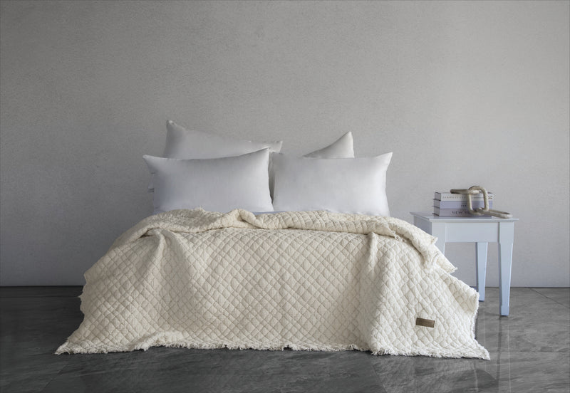 Cedric Polyester Dolgulu Yıkamalı Yatak Örtüsü - Krem