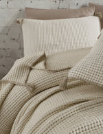 Drina %100 Pamuk Çift Kişilik Püsküllü Müslin Yatak Örtüsü & Pike Seti Bej