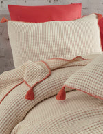 Drina %100 Pamuk Çift Kişilik Püsküllü Müslin Yatak Örtüsü & Pike Seti Mercan