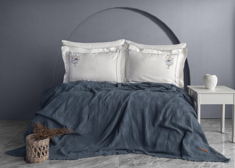 Garden Nakışlı EL-İŞİ Kırlent & Örtü Takımı - Lacivert