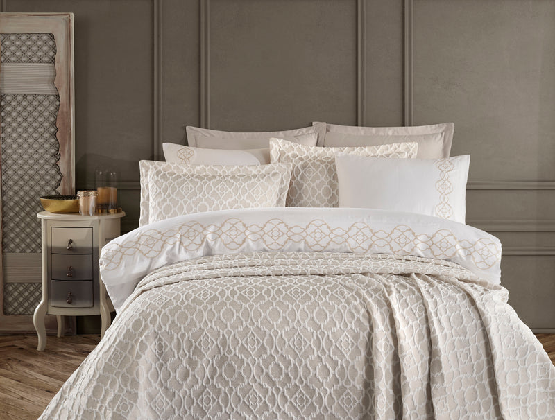 Жаккардовое покрывало Victoria - Бежевый 