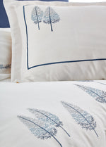 Pamira Nakışlı Pamuk Saten Beyaz-Lacivert Nevresim Takımı