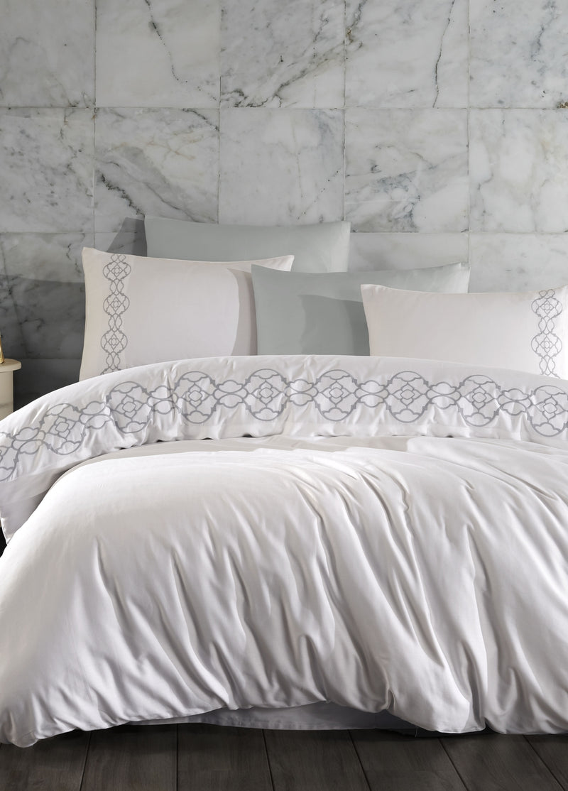 Комплект пододеяльников из хлопкового атласа с вышивкой в ​​викторианском стиле - Мальдивский