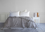 Plume Ponponlu Yatak Örtüsü - Açık Gri