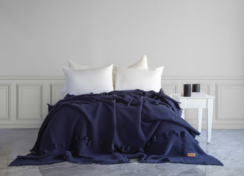 Plume Ponponlu Yatak Örtüsü - Lacivert